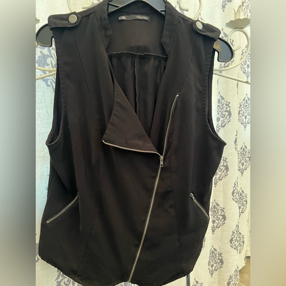 Maurice's Black Vest sz XL